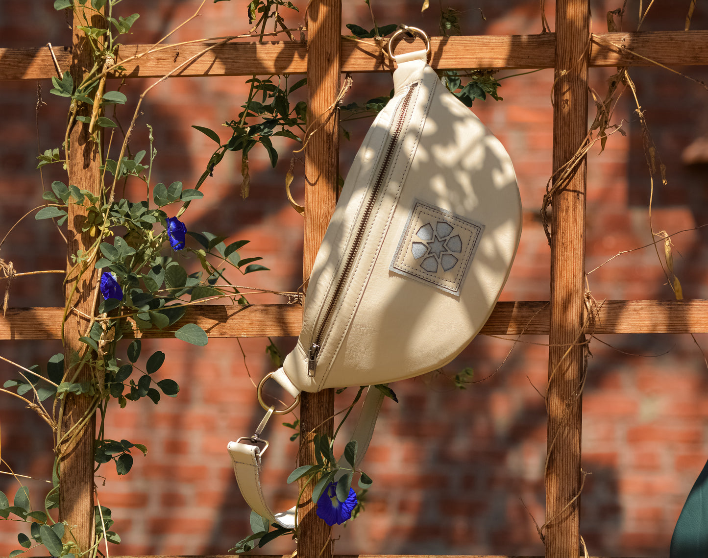 Fanny Pack white
