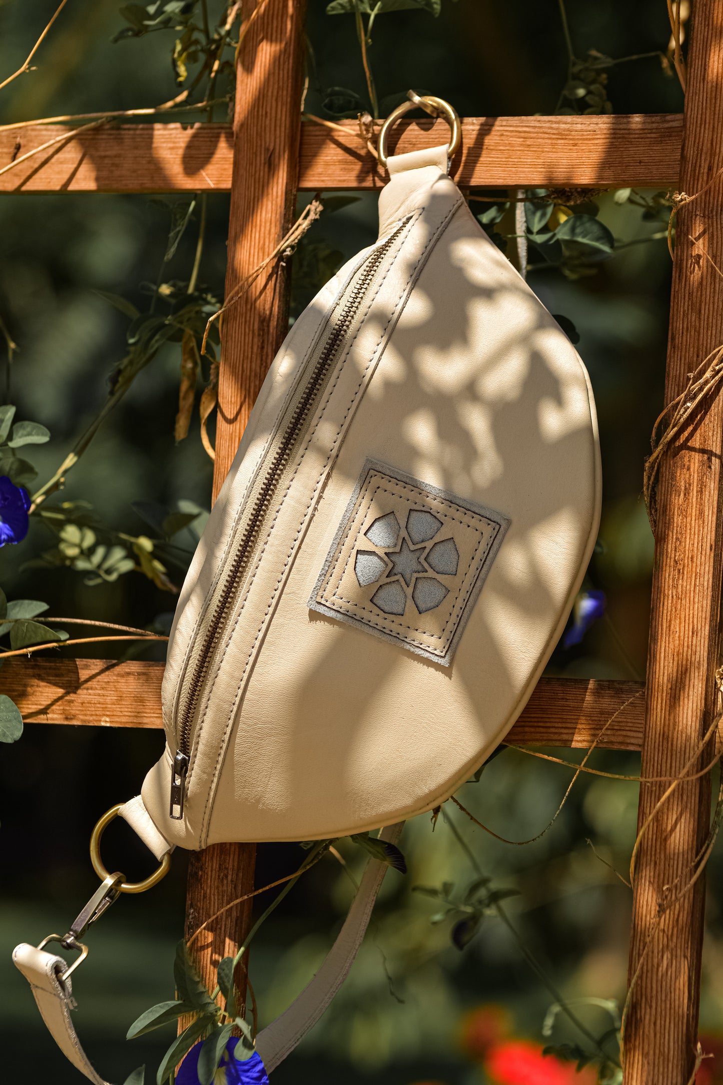 Fanny Pack white