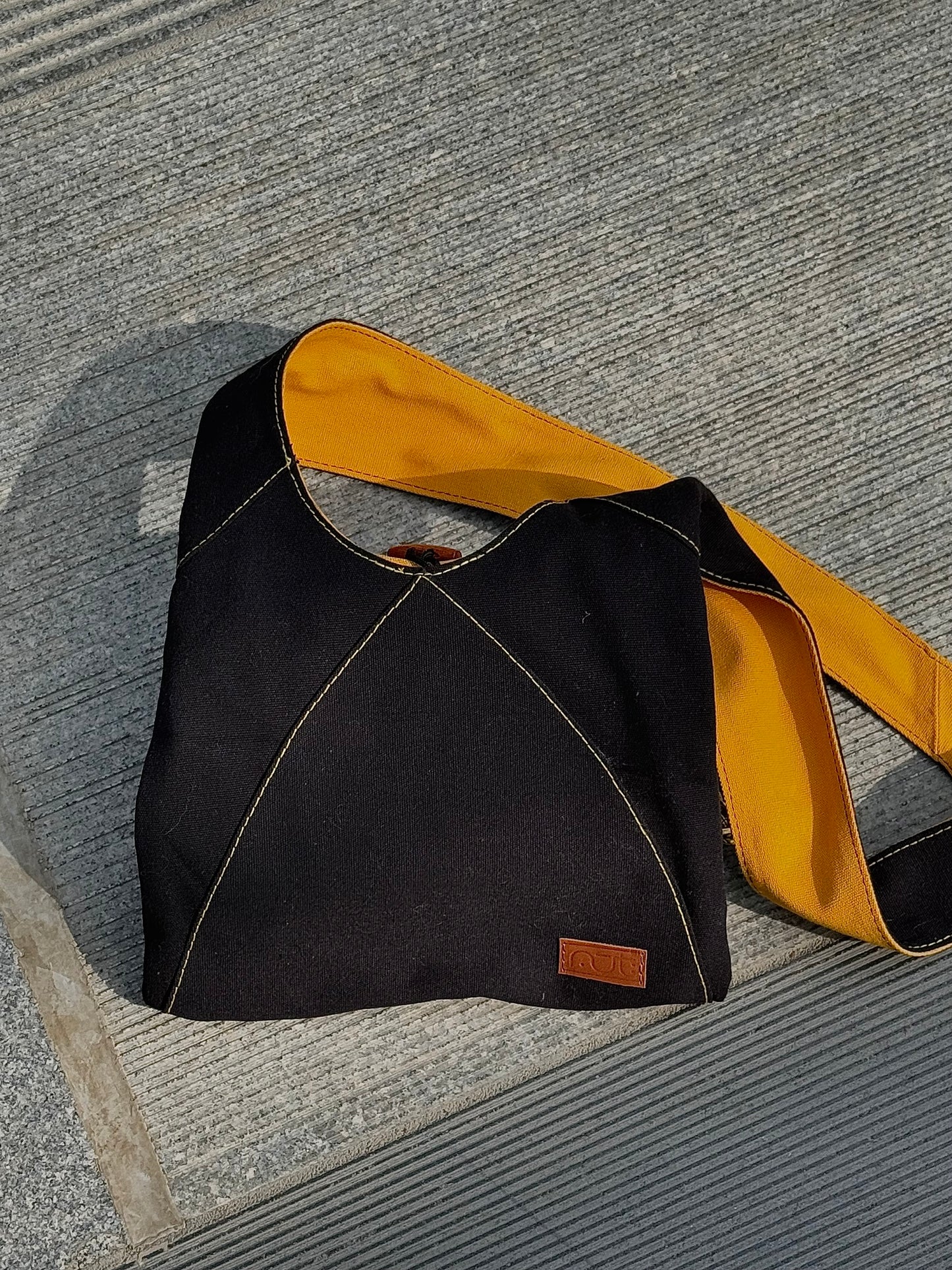 Chameleon Bag - black/ yellow